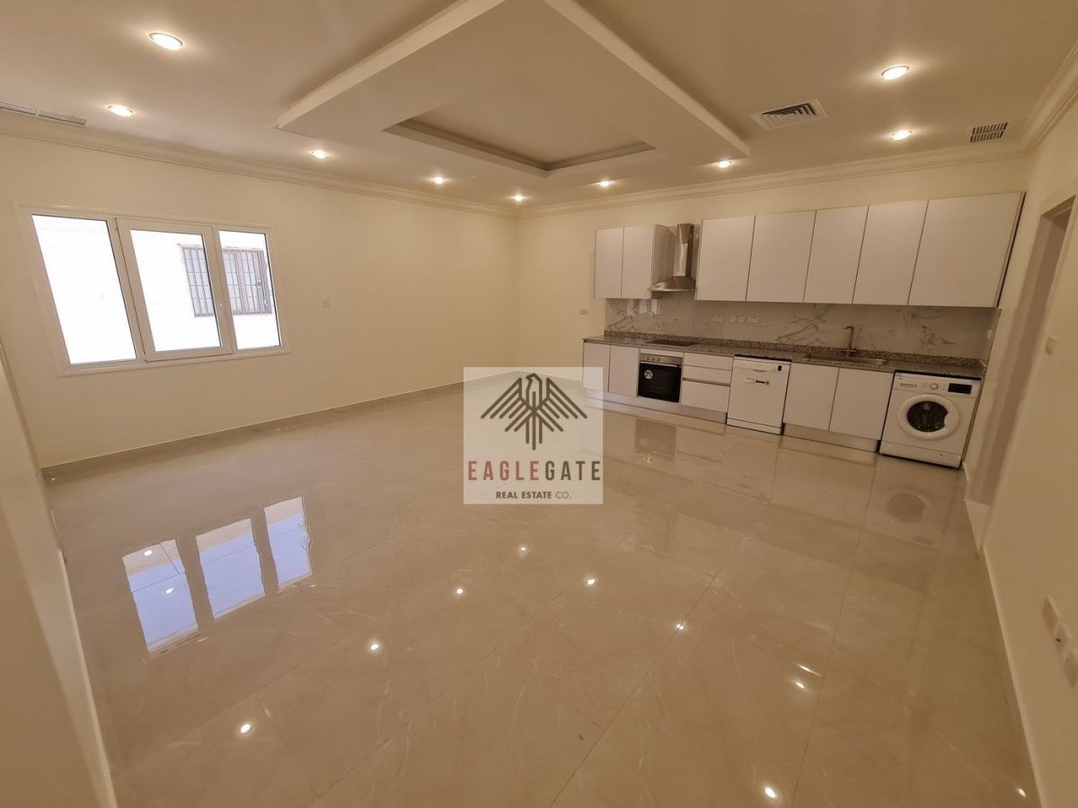 Very spacious 2 bedroom apartment with an open plan kitchen located in