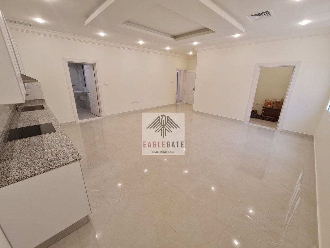 Very spacious 2 bedroom apartment with an open plan kitchen located in