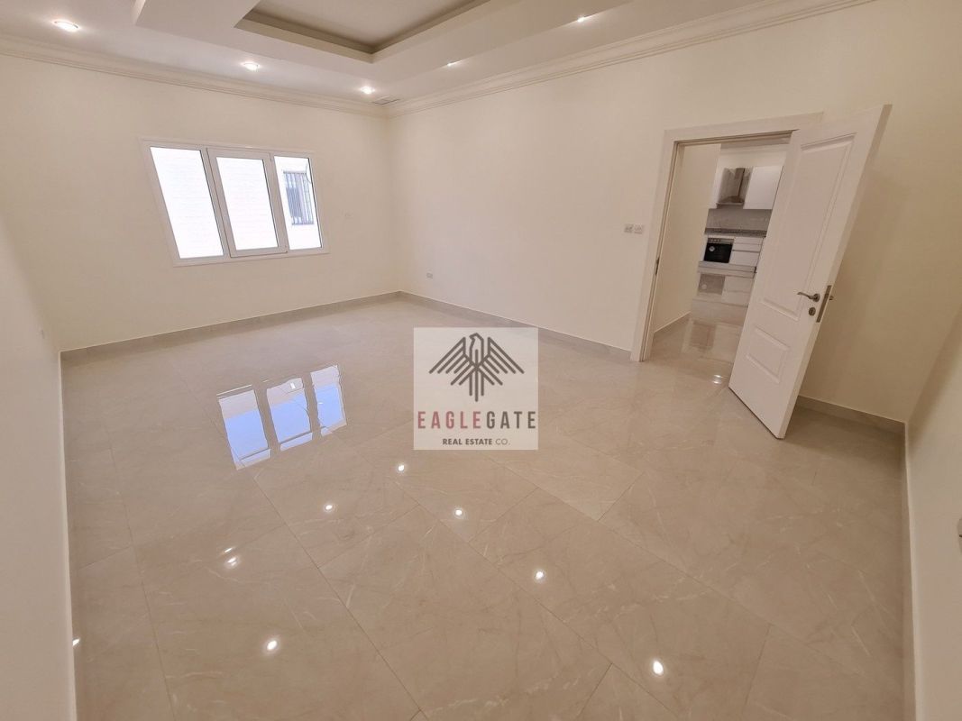 Very spacious 2 bedroom apartment with an open plan kitchen located in