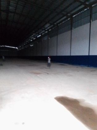 Location entrepot 2500 m2 à Yopougon- zone industrielle