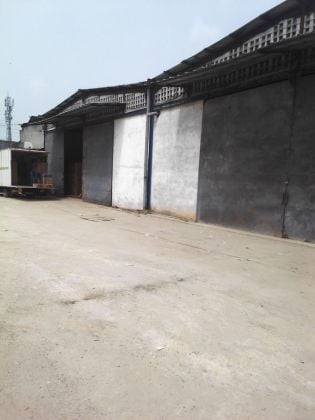 Location entrepot 730 m2 Yopougon-zone industrielle