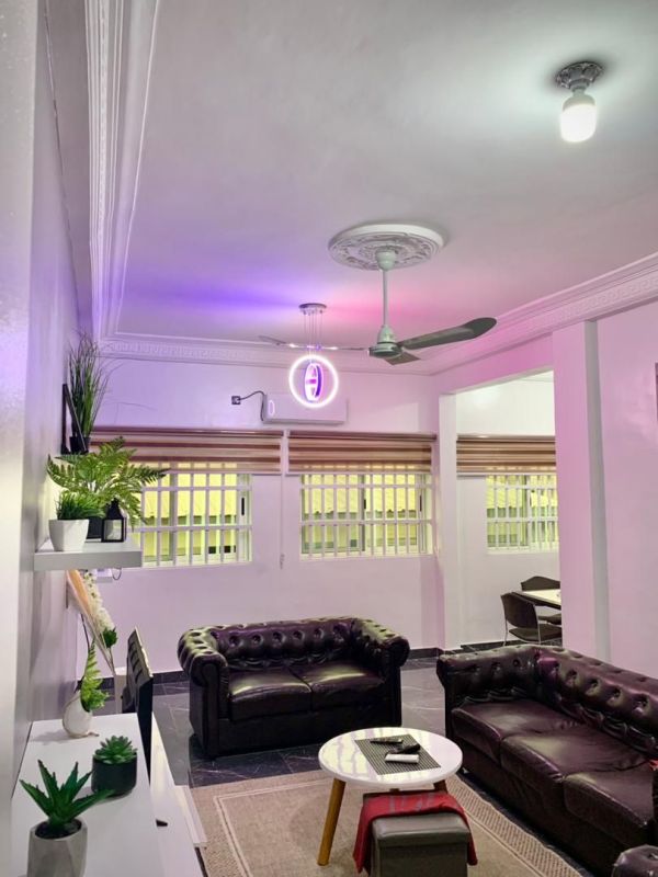 Vaste appartement lumineux vers le marché du centre ville sainte rita