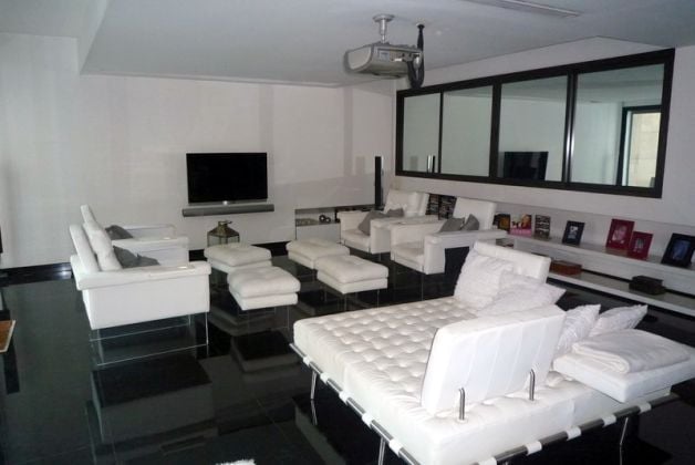 Unique Duplex loft for rent in Saifi with garden and terrace