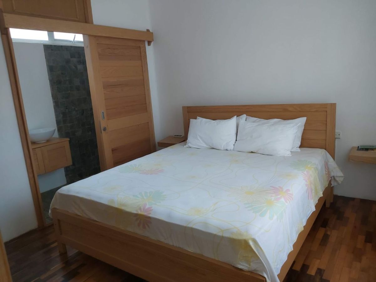 Tropical villa for long term rental in la gaulette, House for rent