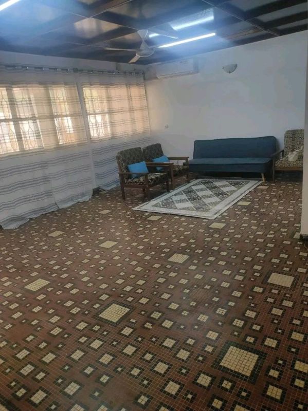 A high standing villa with swimming pool for rent in the bois area