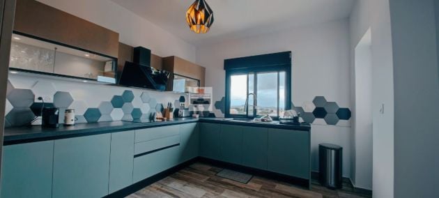 À LOUER EXCEPTIONNEL APPARTEMENT T4  MEUBLÉ sur ANDROHIBE 