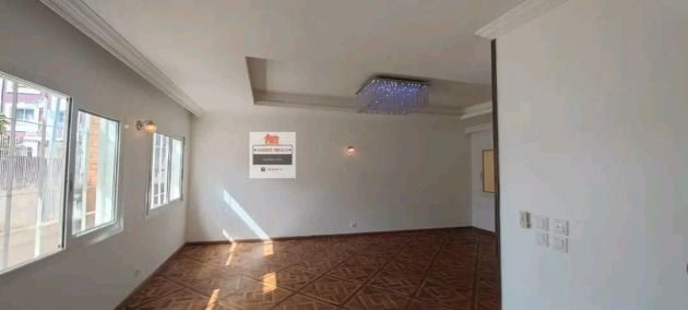 SE ALQUILA VILLA F7 de una sola planta en IVANDRY para uso mixto 