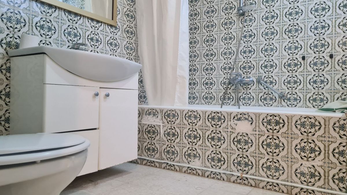 For rent in la marsa furnished apartment with terrace , Flat for rent