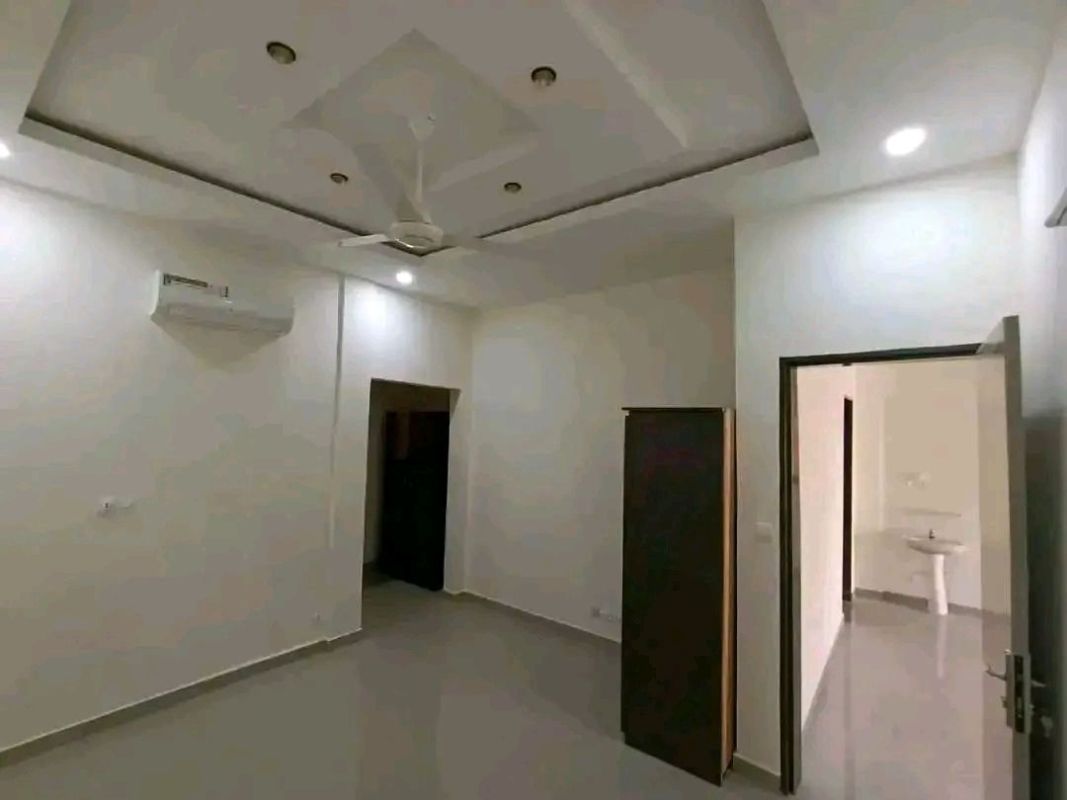 A luxury villa with swimming pool for rent at the rotonde s , House for