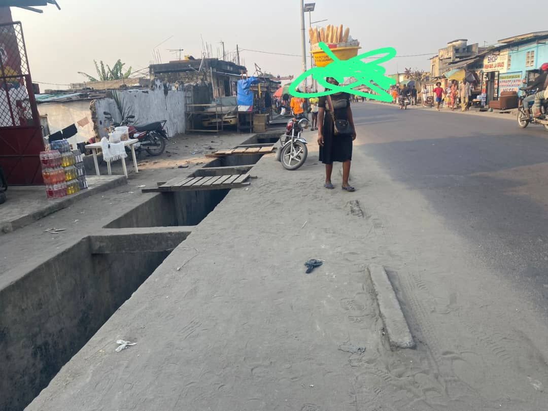 Parcelle à vendre sur macadam dans la commune de ngiri ngiri direction