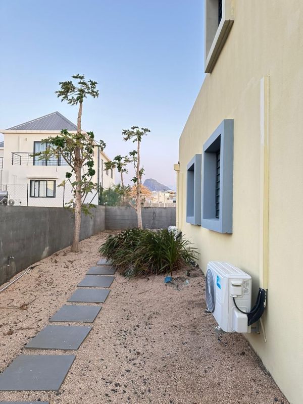 Villa for sale in the anna garden estate flic en flac ref th24sk/ne