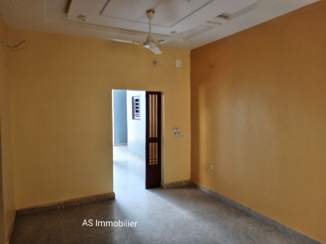 Appartement non meublé de 2 chambres à louer à bacodjicoroni golf