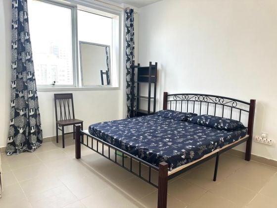 ROOM available for executive lady