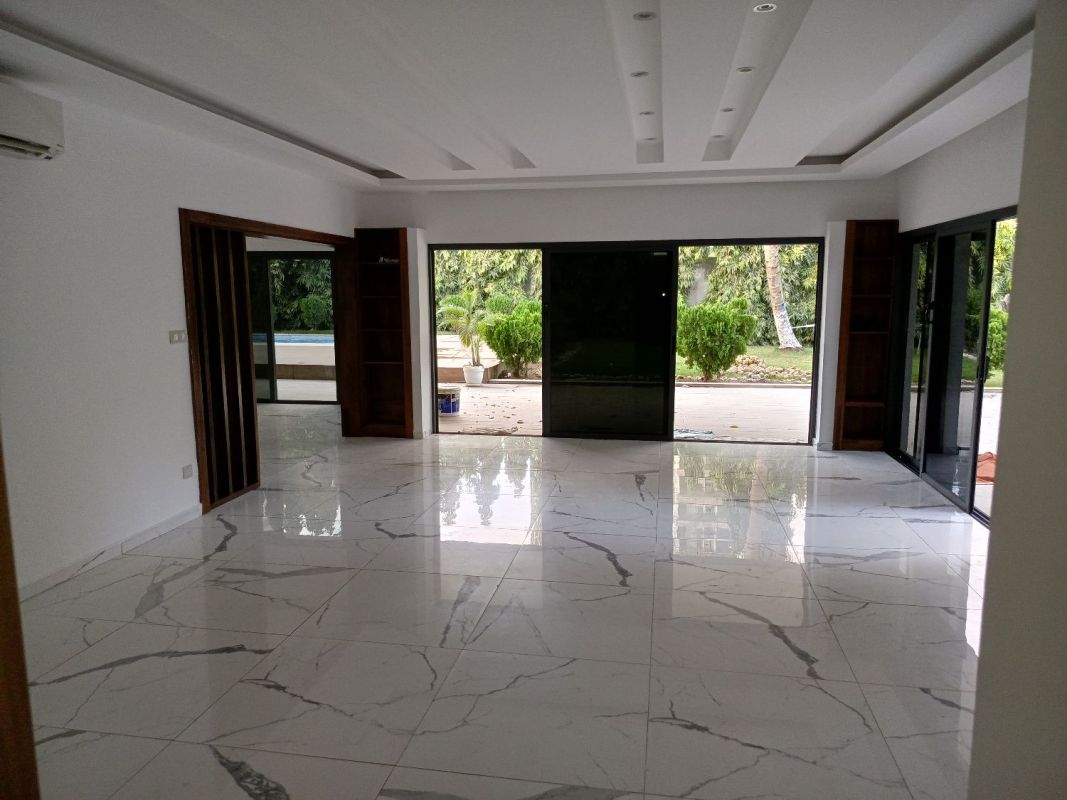 Location villa basse 5 pieces zone 4, Maison à louer Abidjan, lagunes