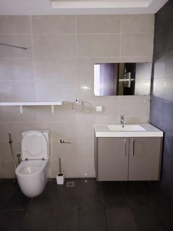 Location villa basse 5 pieces zone 4, Maison à louer Abidjan, lagunes