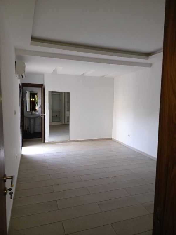 Location villa basse 5 pieces zone 4, Maison à louer Abidjan, lagunes