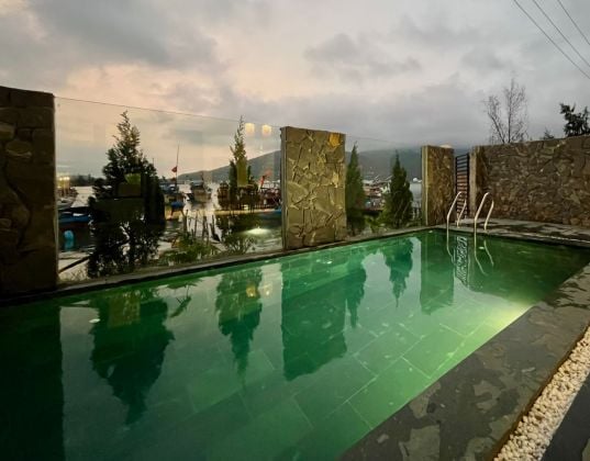 Swimming Pool Villa for Rent with View of Danang Bay, for Staying and ...