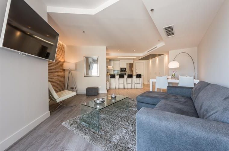 Modern 1-Bedroom Flat in the Heart of Soho – Fully Furnished