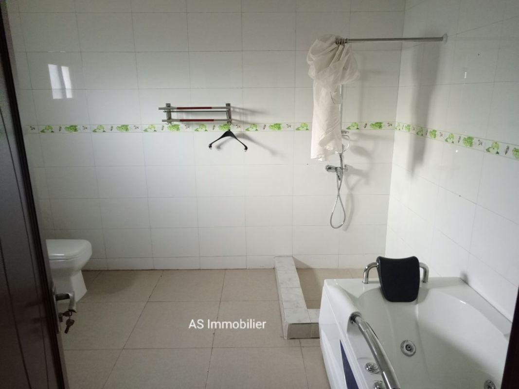 Duplex avec piscine à louer à badalabougou , Maison à louer à Bamako