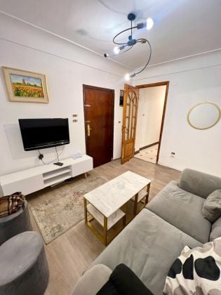 Prime location apartment in Zamalek for long term rent (semi furnished)