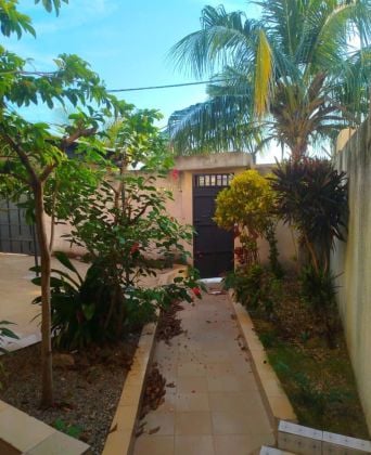 À vendre duplex 6 pièces bassam cité rosier 