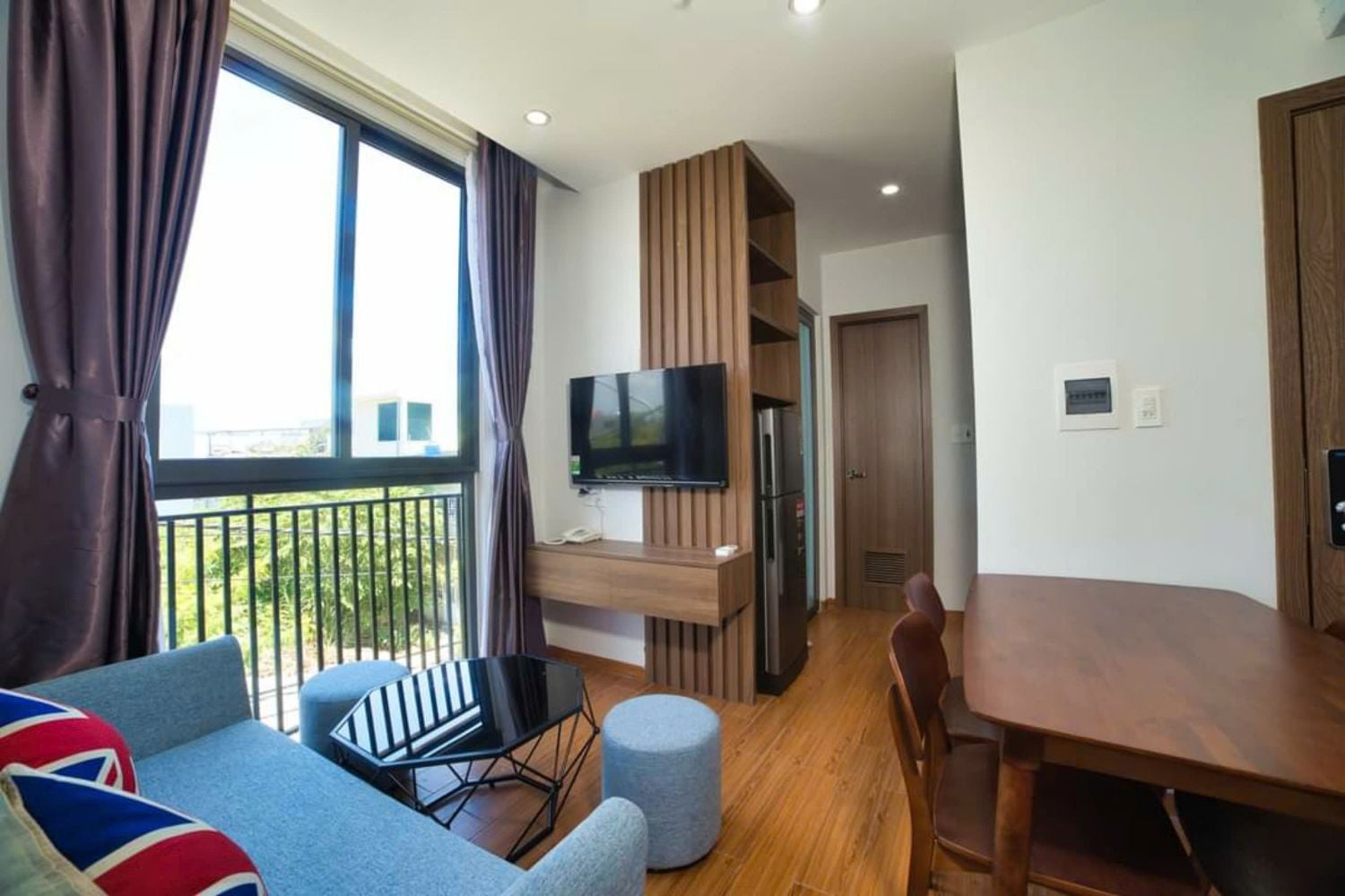 9,5 milioni/mese - 2 CAMERE DA LETTO, 2 BAGNI, BALCONE APPARTAMENTO IN AFFITTO