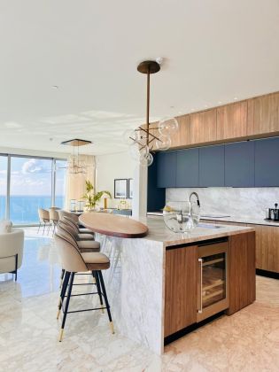 Possiedi la vista. Vivi l'eredità. Attico unico nel suo genere in ...