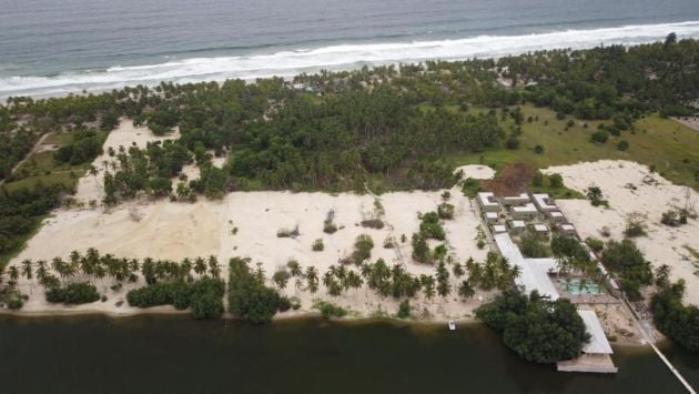 Assinie Terrain 1700 M2 ( 1000 et 700 M2 )en bordure de lagune 