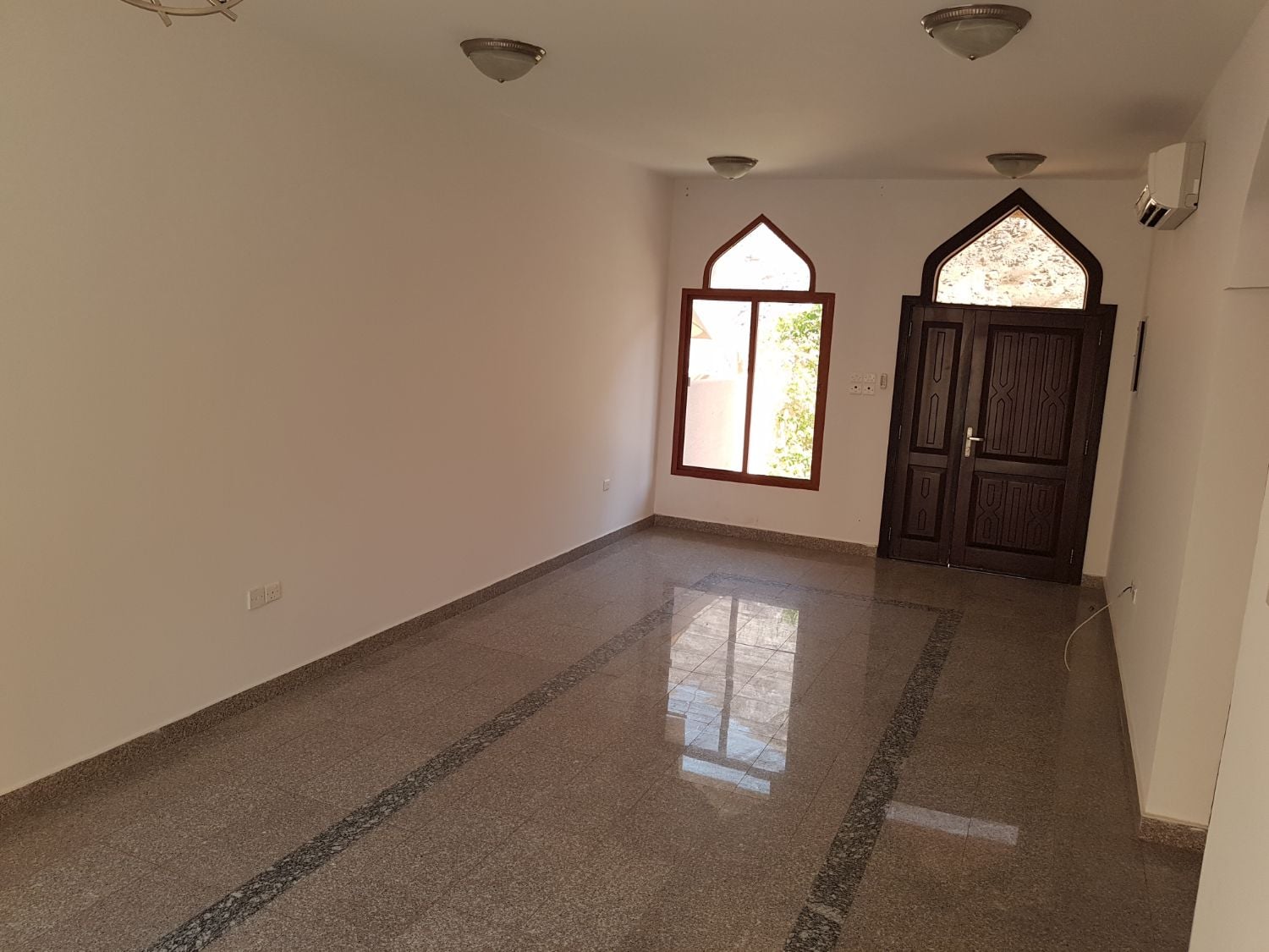 4 SALE, A cozy townhouse in a private neighborhood, with shared swimming pool, 