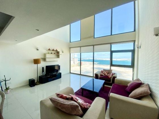 Bright Duplex | Stunning Sea Views | Dual Exits
