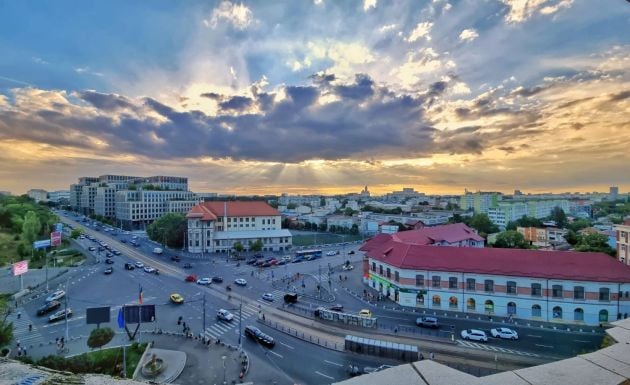 2-Room Cozy Apartment for Rent with Panoramic City View - Perfect for ...