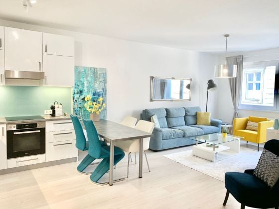 Apartamento moderno, elegante y amueblado de 2 dormitorios y 2 ...