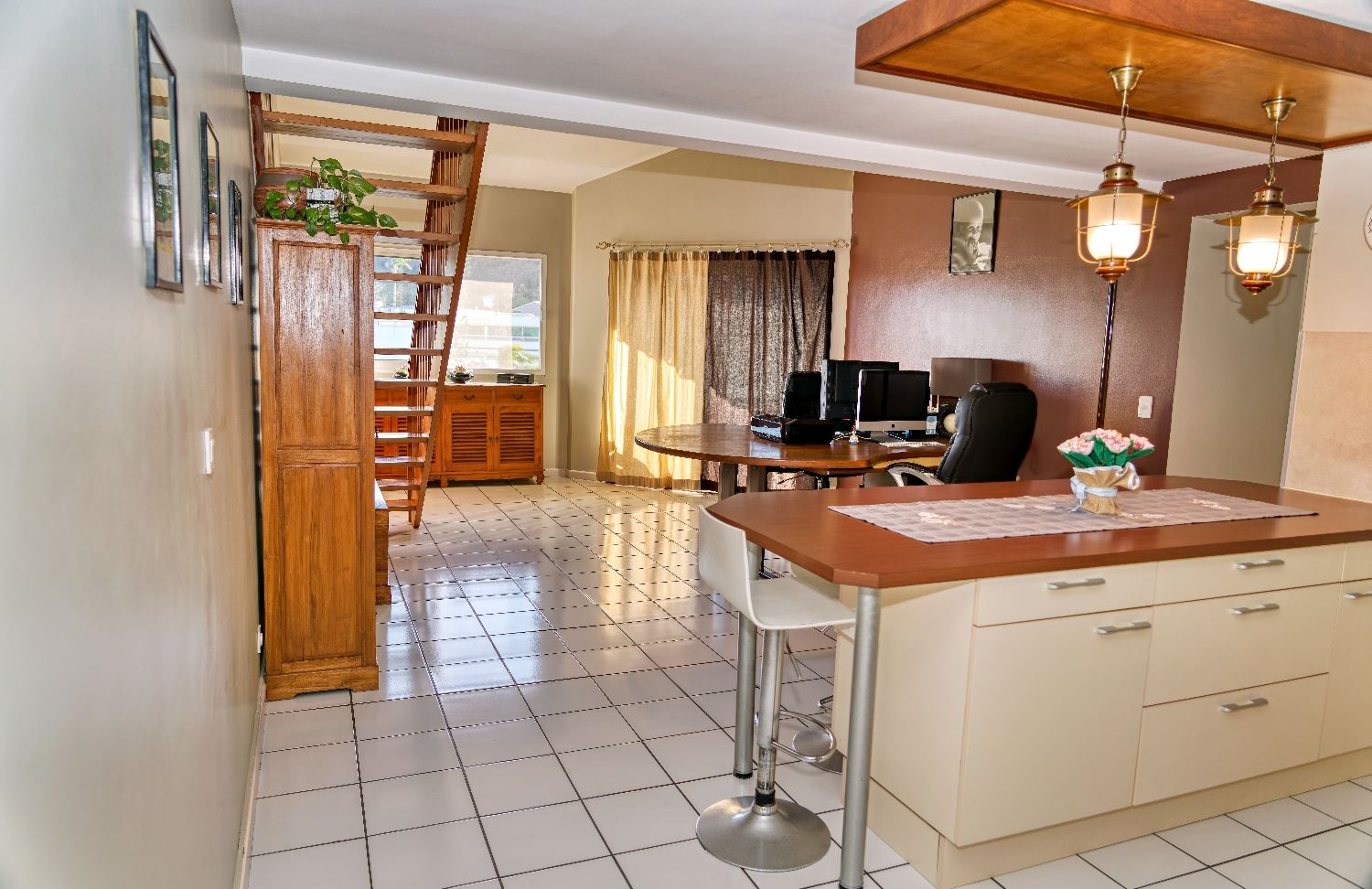 Very quiet and secure apartment high up and at the end of a dead end