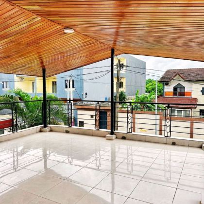 Maison avec piscine au golf