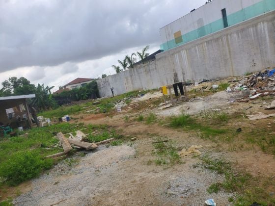 COCODY riviera m'badon, vente terrain 715m2 voie bitum&#2013265929;