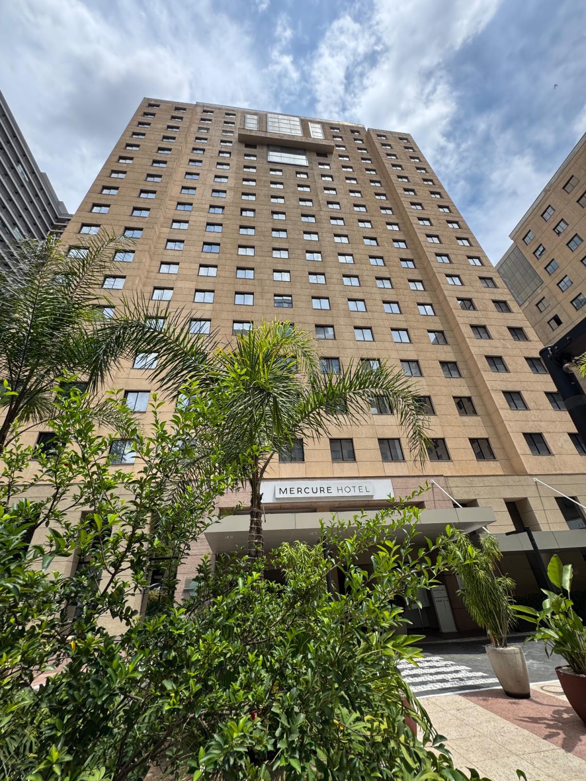 Moema SP studio with parking, 2 mins from Subway