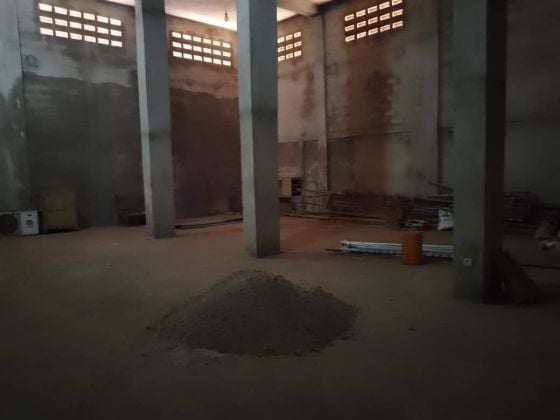 *À LOUER : Entrepôt de 160m² à Avédi, en ...