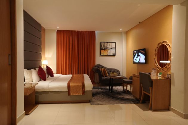 4 star luxury hotel - room for daily/ weekly or monthly stay 