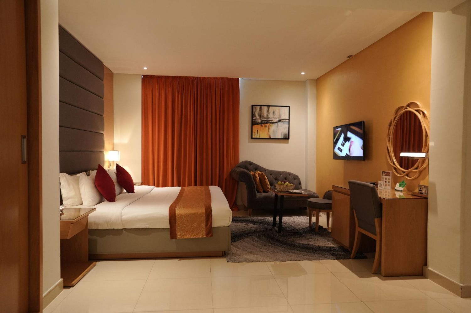 4 star luxury hotel - room for daily/ weekly or monthly stay 