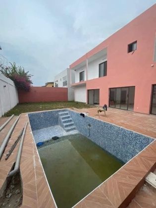Villa avec piscine à louer bassam 