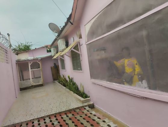 VILLA DE 3 PIECES EN VENTE SUR 200M2 A MODESTE CITE AGB 50 MILLIONS