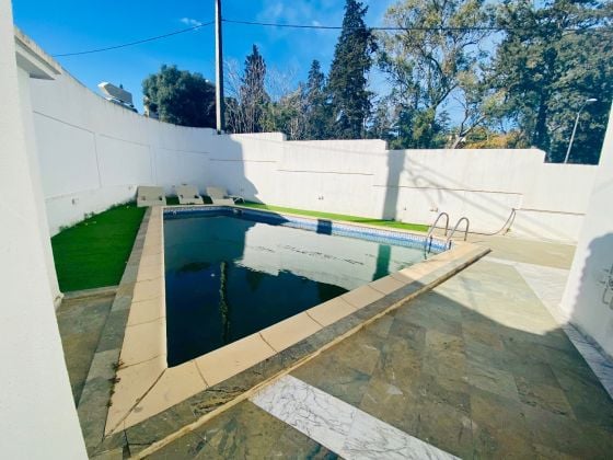 Location villa avec jardin et piscine 