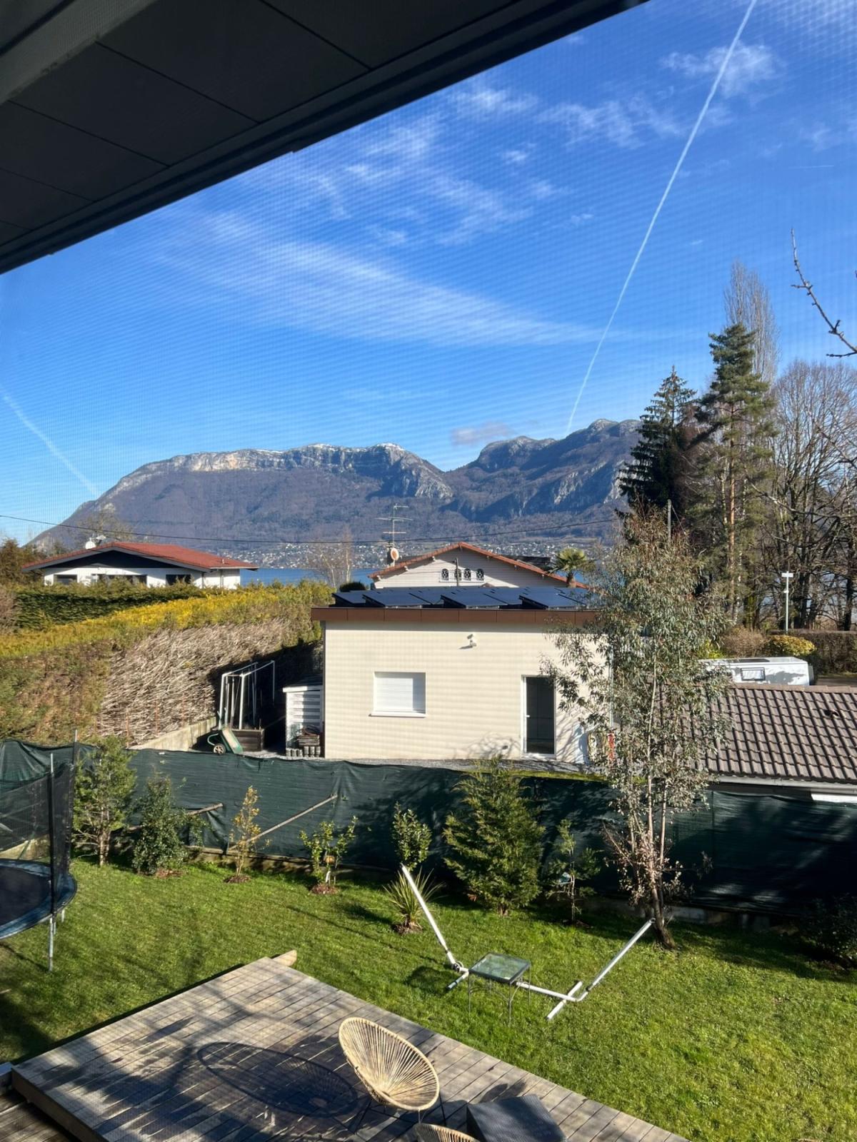 Maison au bord du lac d'Annecy