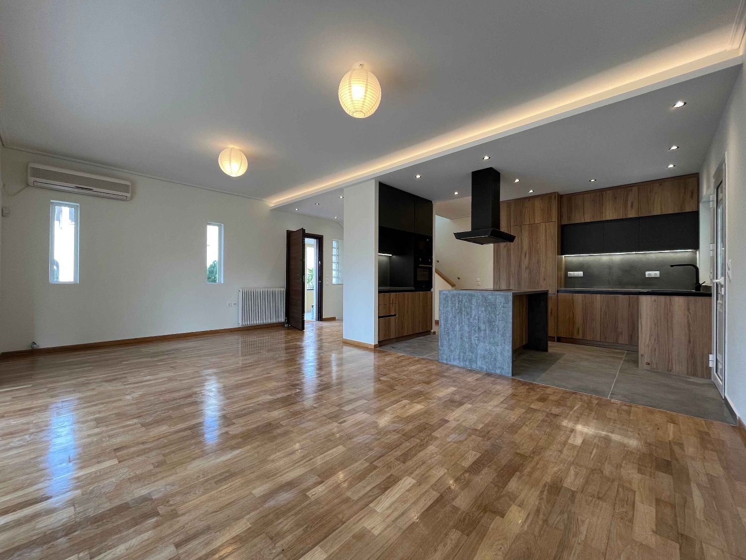 Belle maison dans la banlieue nord