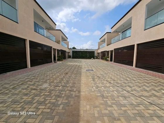 VENDITA DI NUOVO DUPLEX DI 06 CAMERE DI ALTO STANDING A BINGERVILLE