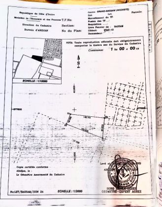 In vendita un bellissimo appezzamento di terreno con una superficie di un ...