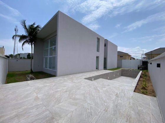 In vendita villa duplex 5 locali + piscina Bassam modesta 