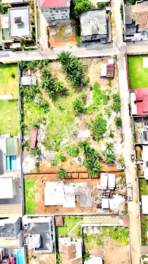 VENDITA DI UN TERRENO DI 3000 m2 A LA RIVIERA M'BADON