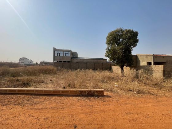 Parcelle de 307m2 pan coupé en vente à KAMSONTENGA GARGHIN