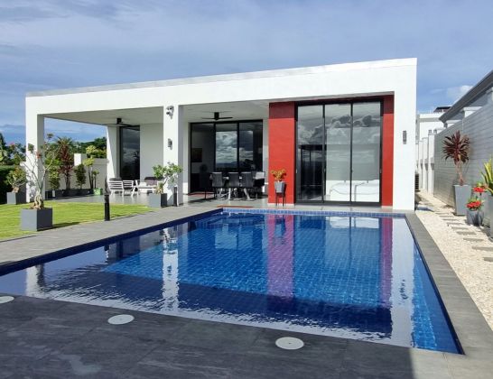 Luxury Villa in Siam Royal View – A Life of Elegance and Comfort